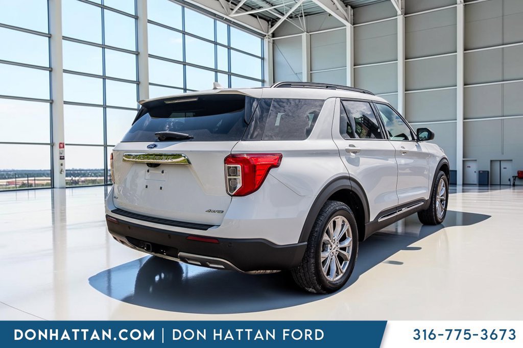 Used 2023 Ford Explorer XLT w/ Equipment Group 202A AWD/4WD image 32