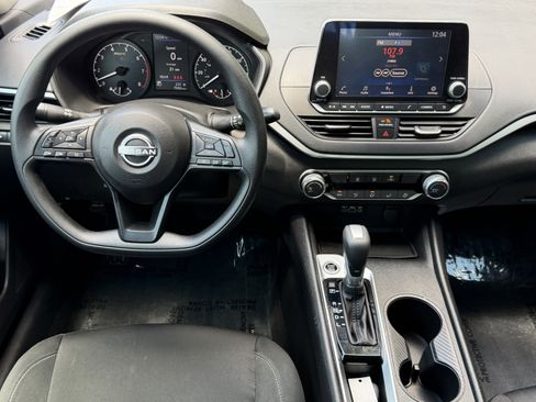 Used 2025 Nissan Altima 2.5 S FWD image 17
