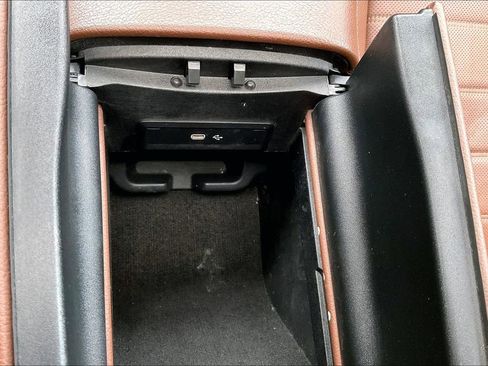 Used 2024 Mercedes-Benz GLS 450 4MATIC image 16