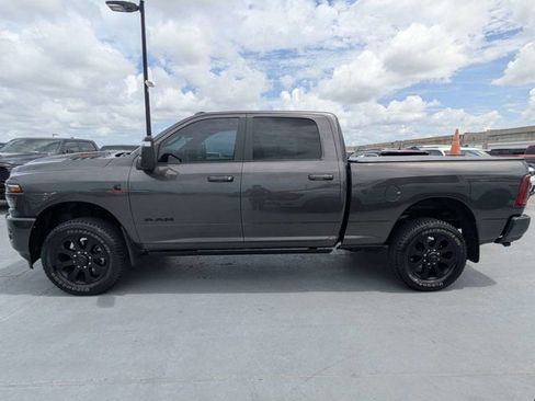 Used 2025 RAM 2500 Laramie AWD/4WD image 6