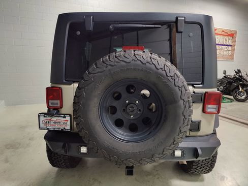 Used 2018 Jeep Wrangler Unlimited Sport S image 7