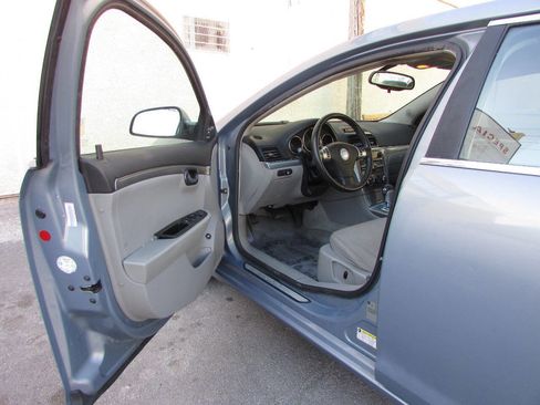 Used 2009 Saturn Aura XE image 6
