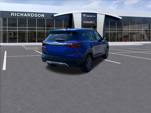 Used 2022 Kia Seltos LX AWD/4WD image 5