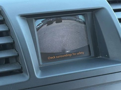 Used 2012 Toyota Highlander w/ Tech Pkg image 29