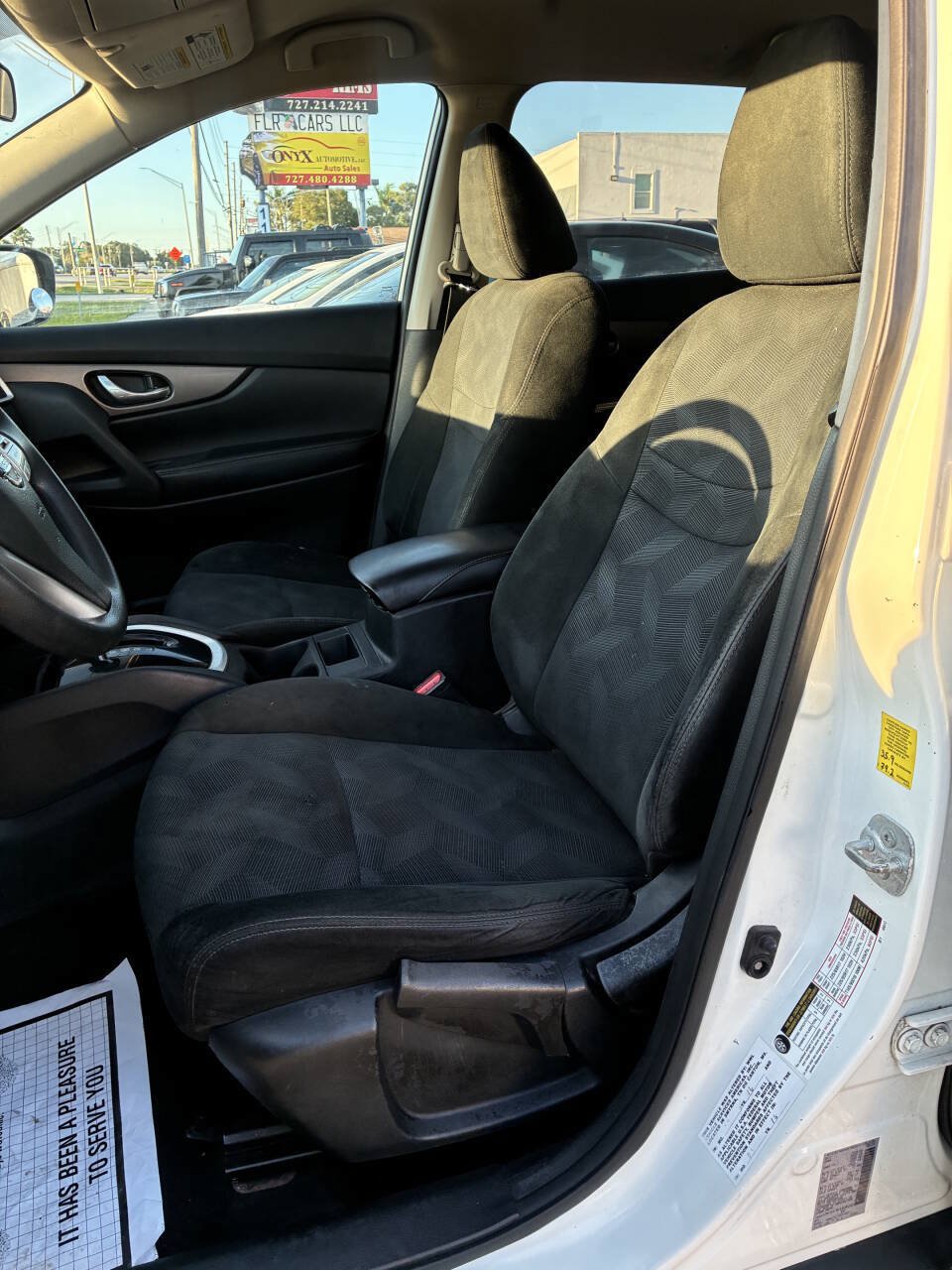 Used 2016 Nissan Rogue S w/ Appearance Package FWD image 9
