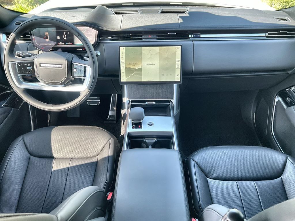 New 2026 Land Rover Range Rover Long Wheelbase SE AWD/4WD image 12
