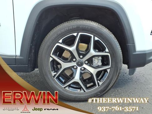 Certified 2025 Jeep Compass Limited AWD/4WD image 9