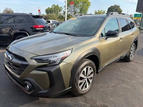 Used 2025 Subaru Outback Premium w/ Popular Package #1A AWD/4WD image 1