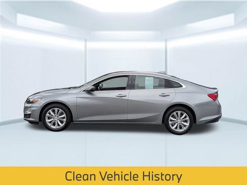 Used 2025 Chevrolet Malibu LT FWD image 2
