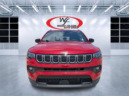 Used 2023 Jeep Compass Latitude w/ Convenience Group AWD/4WD image 8