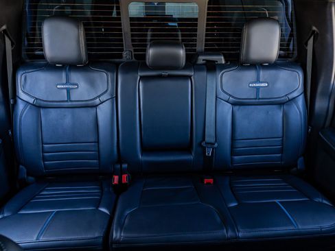 Used 2025 Ford F450 Platinum w/ FX4 Off-Road Package image 33