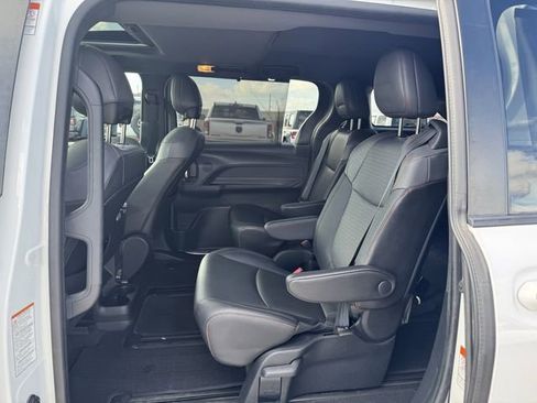 Used 2021 Toyota Sienna XSE image 23