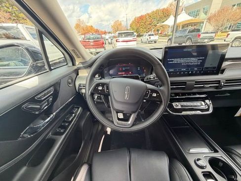 New 2026 Lincoln Corsair Reserve image 9