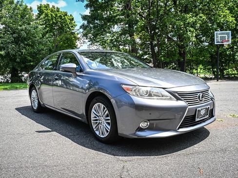 Used 2014 Lexus ES 350 w/ Luxury Package FWD image 6
