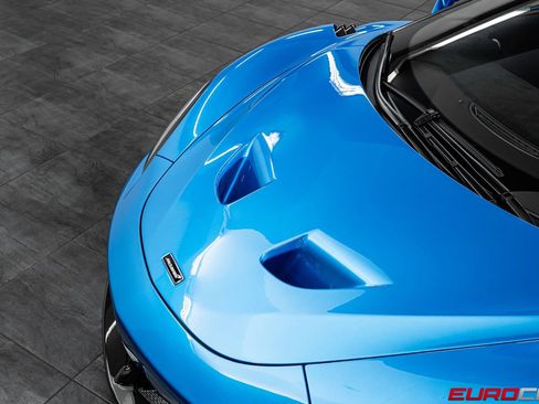 Used 2020 McLaren 620R RWD image 10