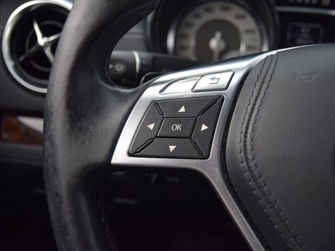 Used 2013 Mercedes-Benz SL 550 image 19