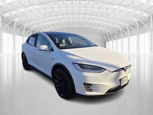 Used 2016 Tesla Model X 90D AWD/4WD image 2