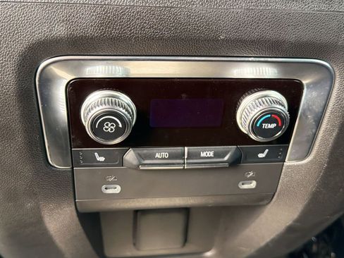 Used 2022 GMC Yukon XL Denali image 31