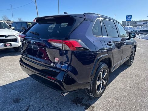 Used 2021 Toyota RAV4 SE image 9