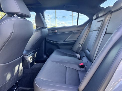 Used 2025 Lexus IS 350 F Sport RWD image 32