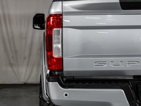 Used 2019 Ford F250 Lariat w/ Lariat Ultimate Package AWD/4WD image 43