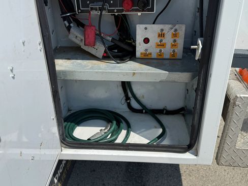 Used 2019 Freightliner Sprinter 3500 w/ Premium Package RWD image 18