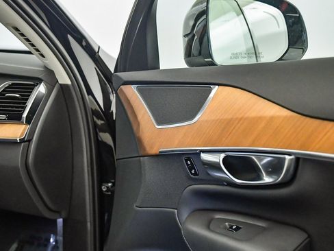 Certified 2025 Volvo XC90 B6 Plus image 18