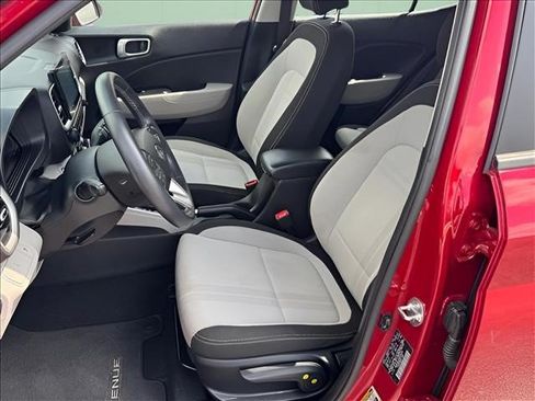 Certified 2024 Hyundai Venue SEL FWD image 6