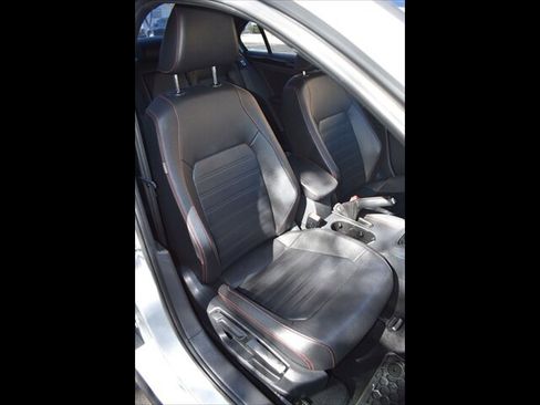 Used 2016 Volkswagen Jetta GLI SEL FWD image 32