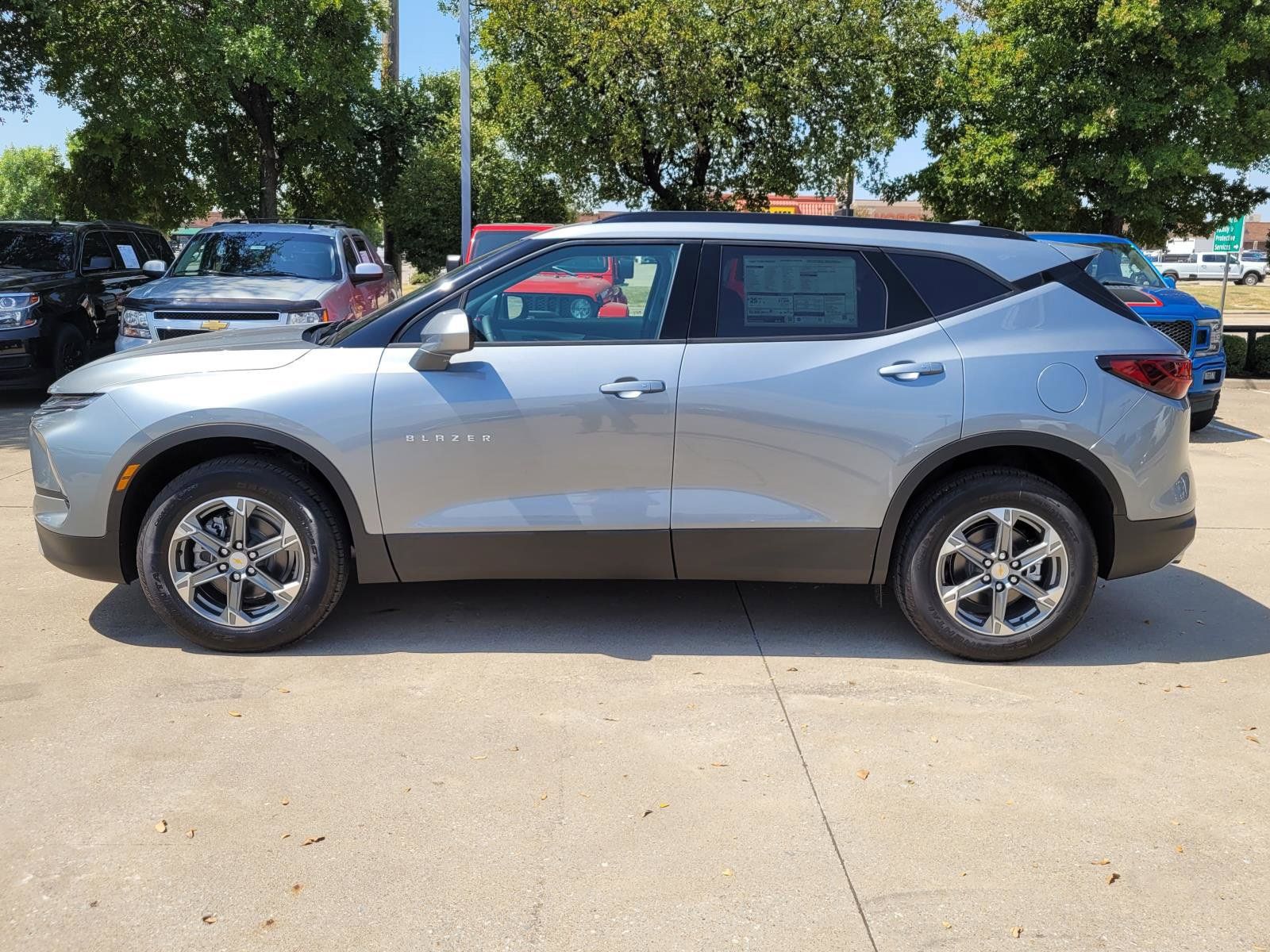 New 2026 Chevrolet Blazer LT w/ Convenience Package FWD image 2