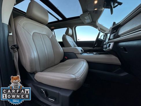 Used 2024 Ford Expedition Limited image 22