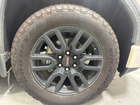Used 2021 GMC Sierra 1500 Elevation w/ Preferred Package AWD/4WD image 4