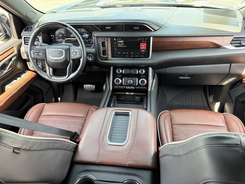 Used 2024 GMC Yukon Denali Ultimate AWD/4WD image 15