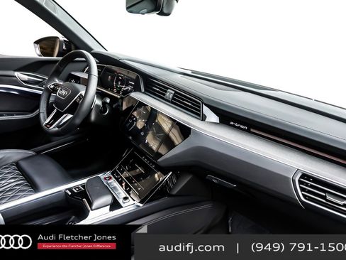 Used 2024 Audi SQ8 e-tron Premium Plus w/ Black Optic Package image 16