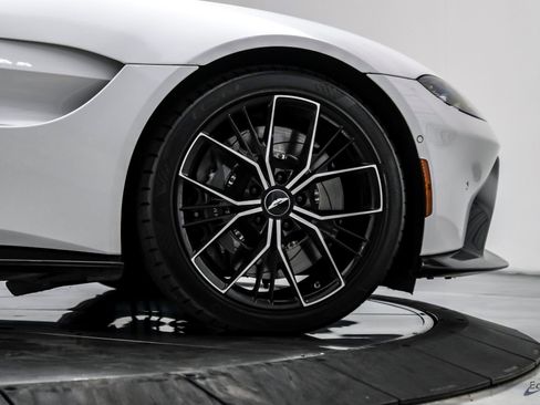 Used 2022 Aston Martin V8 Vantage Coupe RWD image 88