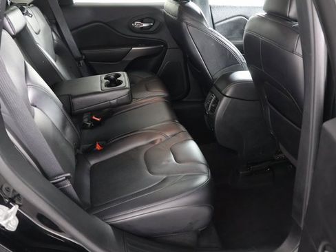 Used 2019 Jeep Cherokee Limited image 19