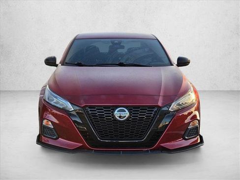 Used 2021 Nissan Altima 2.5 SV image 2