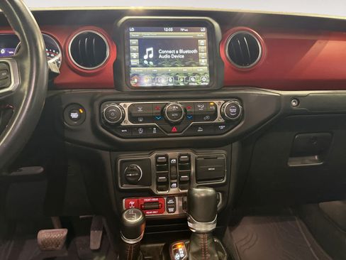 Used 2022 Jeep Gladiator Rubicon w/ Trailer Tow Package AWD/4WD image 12