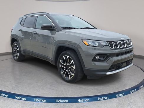 Used 2023 Jeep Compass Limited AWD/4WD image 4