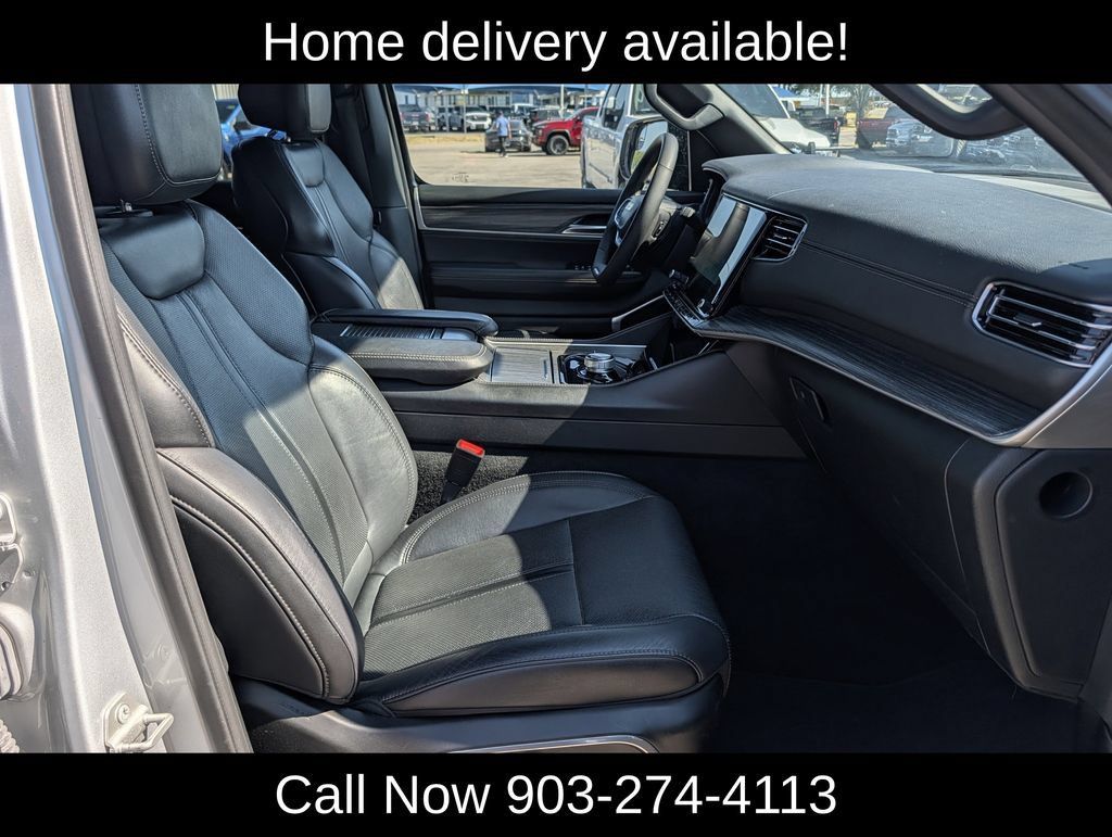 Used 2024 Jeep Wagoneer L Series II w/ Flexible Seating Group AWD/4WD image 33