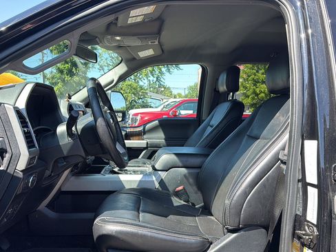 Used 2019 Ford F150 Lariat w/ Max Trailer Tow Package RWD image 9