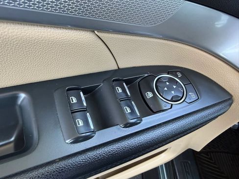 Used 2016 Ford Explorer XLT w/ Equipment Group 202A FWD image 37