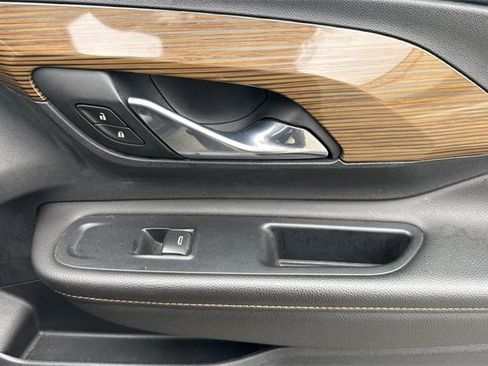 Used 2020 GMC Terrain SLE w/ Elevation Edition image 21