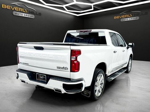 Used 2022 Chevrolet Silverado 1500 High Country w/ High Country Premium Package AWD/4WD image 5