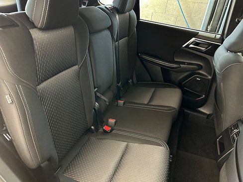 Used 2025 Mitsubishi Outlander ES image 26