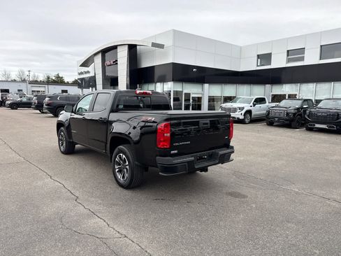 Used 2022 Chevrolet Colorado Z71 AWD/4WD image 3
