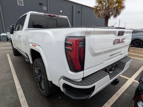 Used 2024 GMC Sierra 2500 AT4 w/ AT4 Premium Plus Package image 6