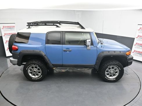 Used 2013 Toyota FJ Cruiser 4WD image 32