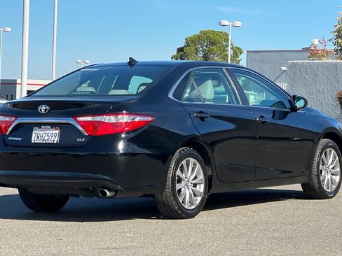 Used 2017 Toyota Camry XLE image 2