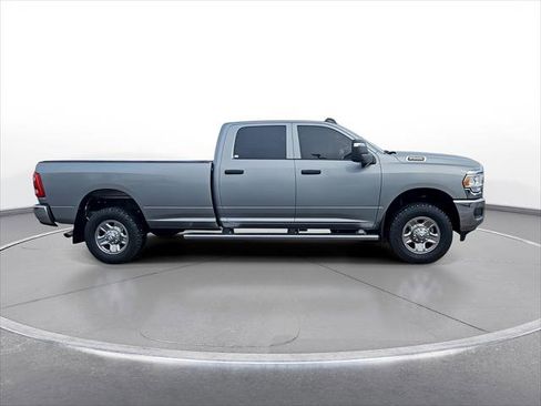 Used 2024 RAM 2500 Tradesman w/ Safety Group image 9